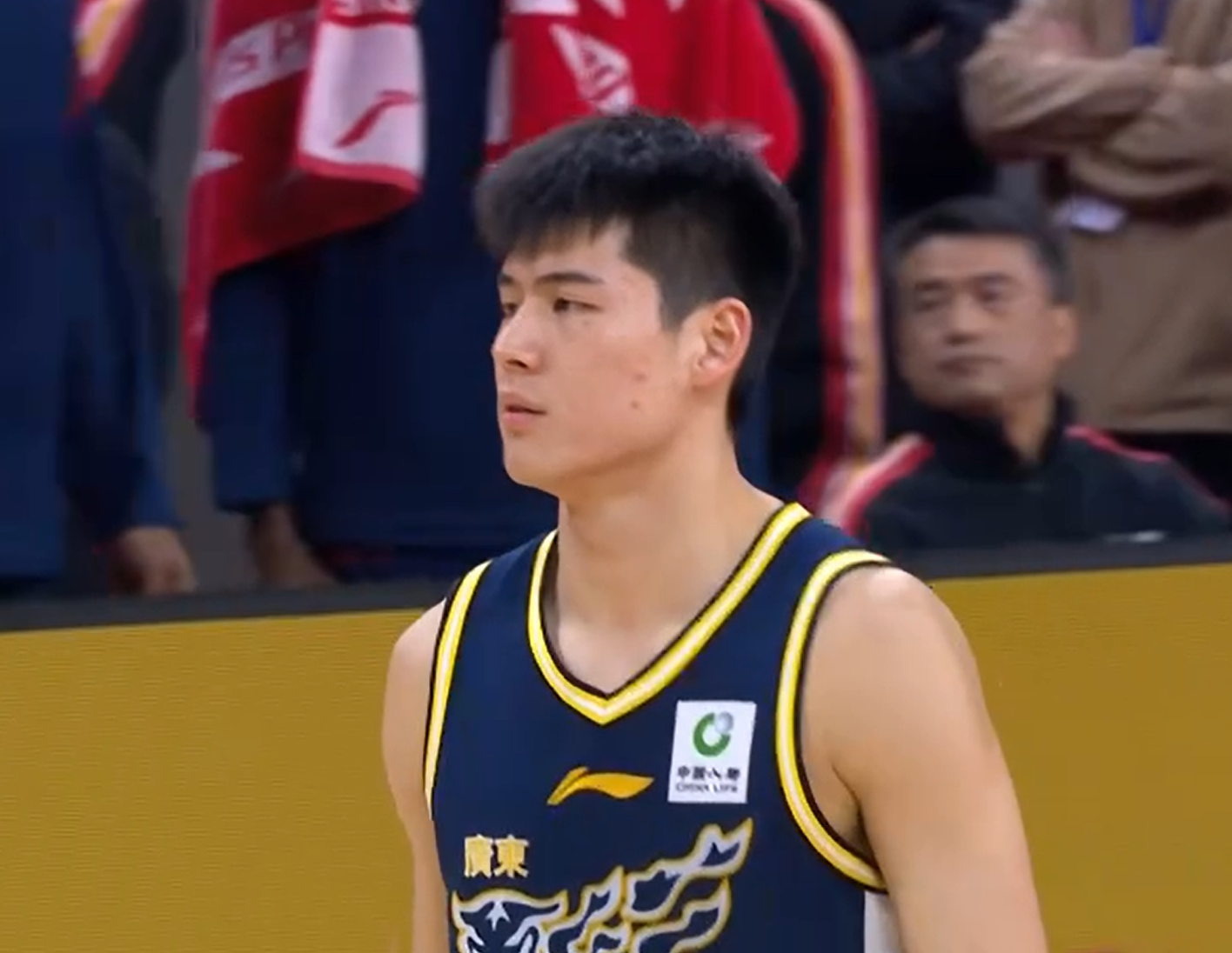 开云-不得不说！胡明轩应该让出首发，由19岁小将陈家政代替