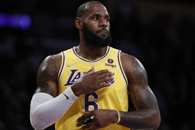 开云体育下载-湖人4战3胜重上分区第六 詹姆斯直言一切都靠防守